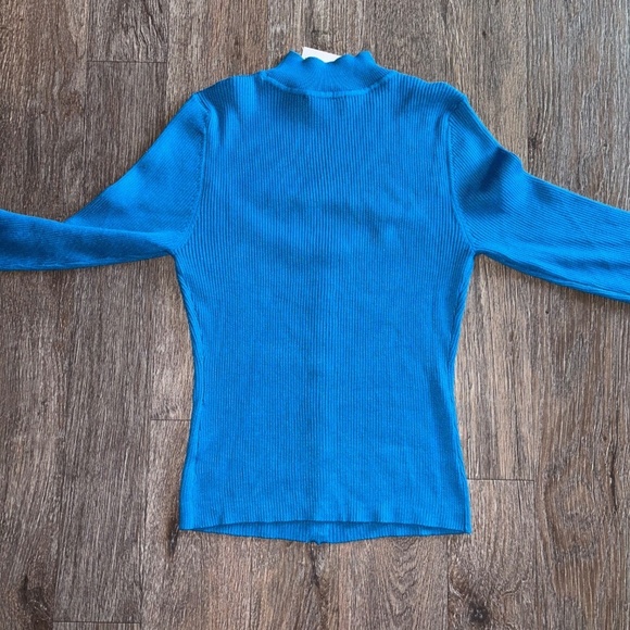 New York and company large lightweight sweater - Picture 3 of 6